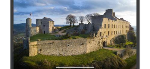 Severac-d'Aveyron Hotel | Pet-Friendly Comfort at Hôtel de la Gare Sévérac