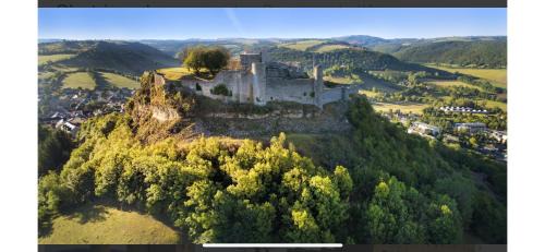 Severac-d'Aveyron Hotel | Pet-Friendly Comfort at Hôtel de la Gare Sévérac