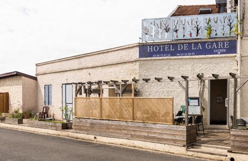 Latresne Hotel | Budget-Friendly Hôtel de la Gare with Family Amenities