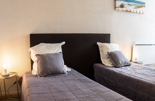Latresne Hotel | Cozy Hôtel de la Gare: Guest Rated 9.4 with Breakfast & Kitchen