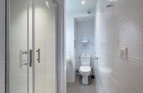 Quimper Hotel | Discover Comfort at Hôtel de la Gare - Rated 9/10!
