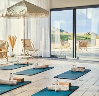 Brignogan-Plage Hotel | Explore Hôtel de la Mer: Oceanfront Bliss Awaits You