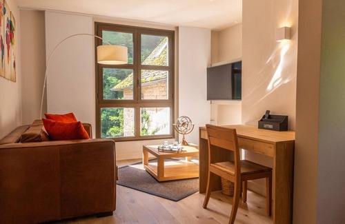 Mostuejouls Hotel | Discover Hôtel de la Muse et du Rozier: Rated 9.6/10