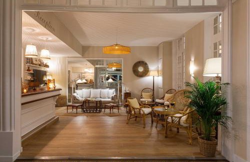 Courseulles-sur-Mer Hotel | Oceanfront Bliss at Hôtel De La Plage - Rated 8/10