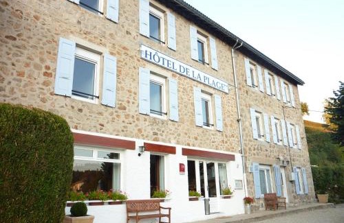 Le Chambon-sur-Lignon Hotel | Discover Hôtel De La Plage: Oceanfront Stay with Amenities