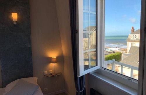 Houlgate Hotel | Idyllic Hôtel de la Plage: Family-Friendly with Breakfast