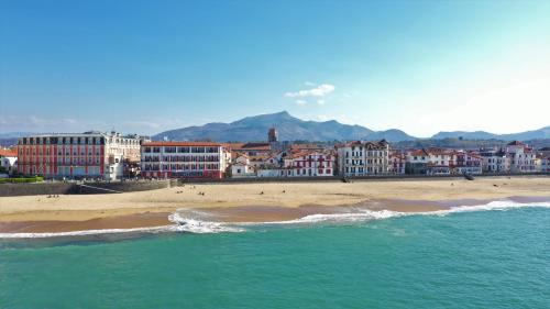 Saint-Jean-de-Luz City Center Hotel | Oceanfront Retreat at Hôtel de la Plage - Saint Jean de Luz