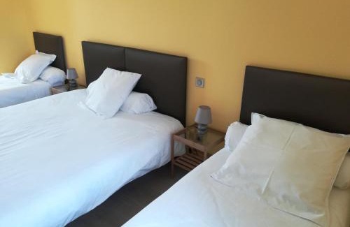 La Grande-Verriere Hotel | Discover Hôtel de la Poste Chez Cécile: Pet-Friendly Retreat