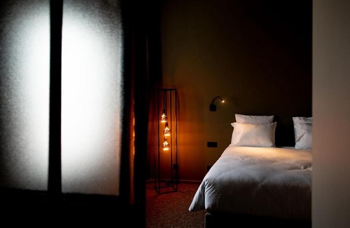 Ellezelles Hotel | Discover Hôtel de la Poste: Guest Rated 9/10 and Family-Friendly
