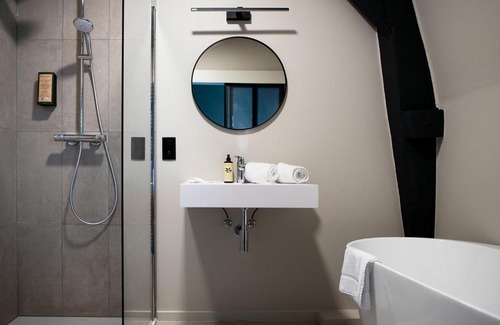 Ellezelles Hotel | Discover Hôtel de la Poste: Guest Rated 9/10 and Family-Friendly