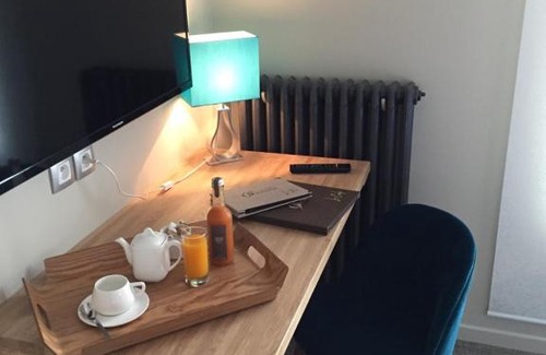Falaise Hotel | Budget-Friendly Hôtel de la Poste with Family Amenities