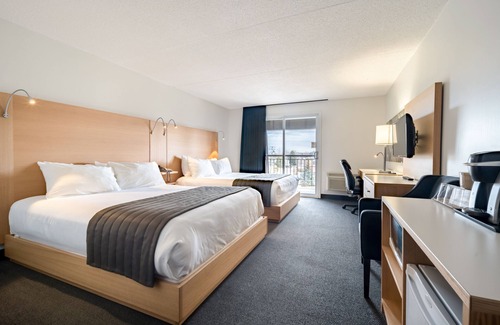 Sorel-Tracy Hotel | Discover Comfort at Hôtel de la Rive with Spa & Dining