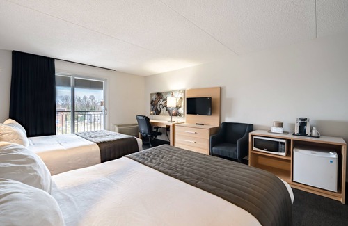 Sorel-Tracy Hotel | Discover Comfort at Hôtel de la Rive with Spa & Dining