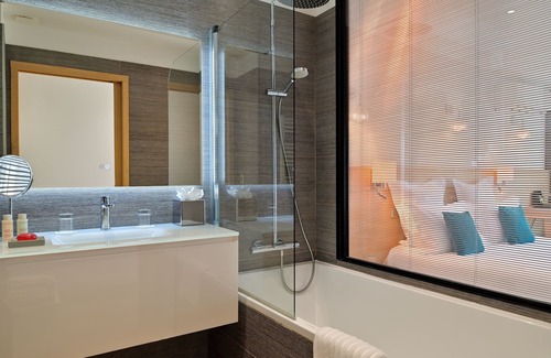 Saint-Florent Hotel | Experience Relaxation at Hôtel De La Roya: 4-Star Oasis
