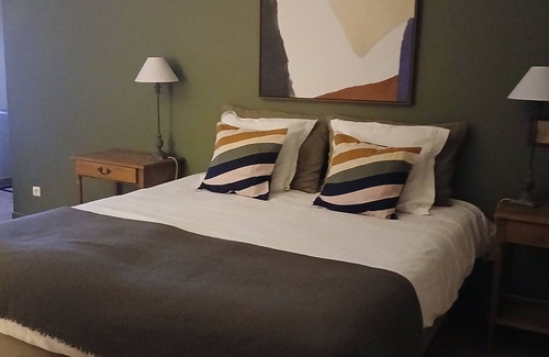 Mirmande Hotel | Discover Hôtel de Mirmande: Guest Rated 9.4, Family-Friendly