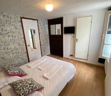 La Bernerie-en-Retz Hotel | Pet-Friendly Hôtel de Nantes with Oceanfront Views