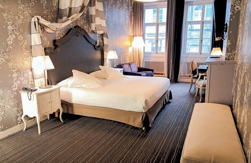Besancon Old Town Hotel | Elegant Hôtel de Paris: Guest Rated 9/10 with Great Amenities