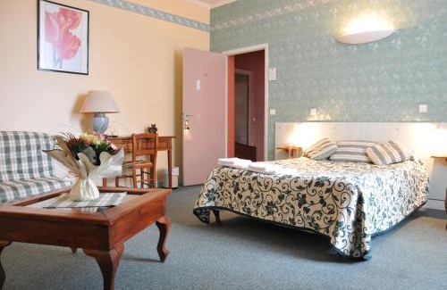 Charleville-Mezieres Hotel | Comfortable Hôtel De Paris: Pet & Child Friendly Stay
