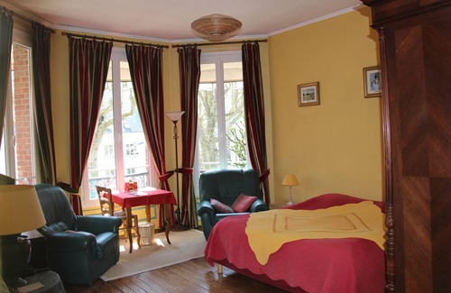 Les Andelys Hotel | Discover Hôtel de Paris: Bistronomy & Family-Friendly Stay