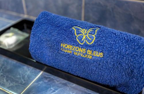 Kaolack Hotel | Pet-Friendly Hôtel de Paris: Family Dining & Relaxation