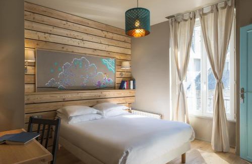 Mont-Dore Hotel | Pet-Friendly Escape at Hôtel de Russie with Breakfast Included