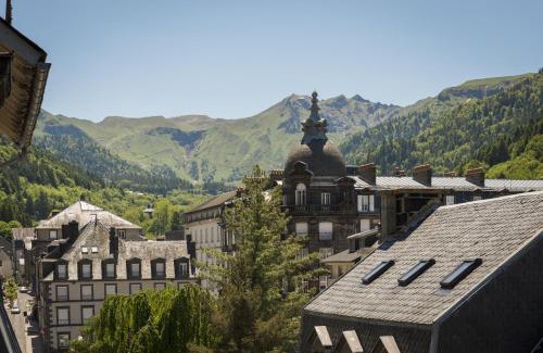 Mont-Dore Hotel | Pet-Friendly Escape at Hôtel de Russie with Breakfast Included