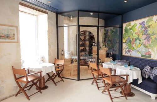 Saint-Martin-de-Re Hotel | Elegant Hôtel de Toiras: Pet-Friendly with Ocean Views