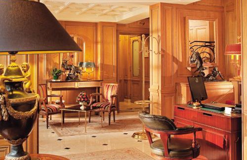 Quartier des Invalides Hotel | Elegant Hôtel de Varenne: Family-Friendly & Wheelchair Accessible
