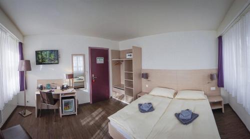 Le Sentier Hotel | Discover Hôtel de ville du Sentier: Pet-Friendly Retreat