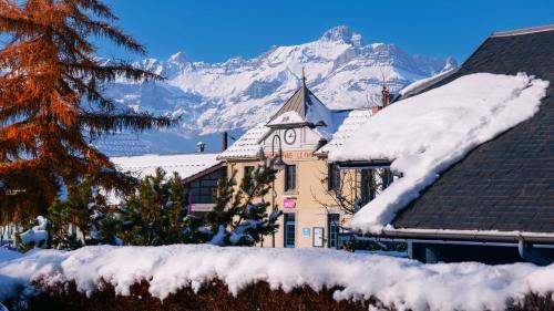 Saint-Gervais-les-Bains Hotel | Chalet Hôtel des 2 Gares: Oceanfront Oasis with Spa & Pool
