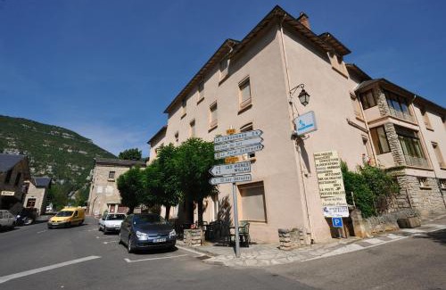 La Malene Hotel | Experience Comfort at Hôtel des Bateliers with Great Amenities