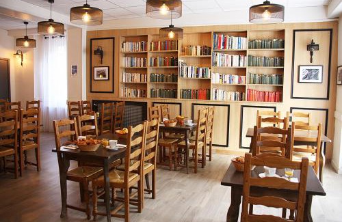 La Malene Hotel | Experience Comfort at Hôtel des Bateliers with Great Amenities