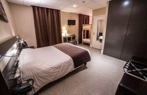 Montlucon Hotel | Hôtel des Bourbons: Family-Friendly with Restaurant and Breakfast
