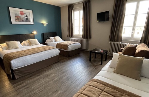 Chateaudun-Bannier Hotel | Discover Hôtel Des Cèdres: Family-Friendly & Accessible Stay