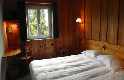 Le Sappey-en-Chartreuse Hotel | Oceanfront Retreat at Hôtel des Skieurs - Rated 9.2/10