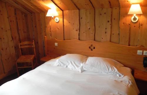 Le Sappey-en-Chartreuse Hotel | Oceanfront Retreat at Hôtel des Skieurs - Rated 9.2/10