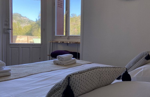 Cabrerets Hotel | Discover Hôtel des Grottes: A Family-Friendly Retreat