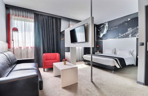Meyzieu Hotel | Discover Hôtel des Lumières Near Meyzieu Arena Stadium