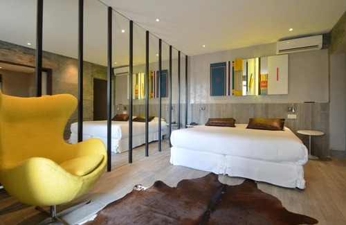 Bedoin Hotel | Discover Hôtel Des Pins: Family-Friendly with Pool & Dining