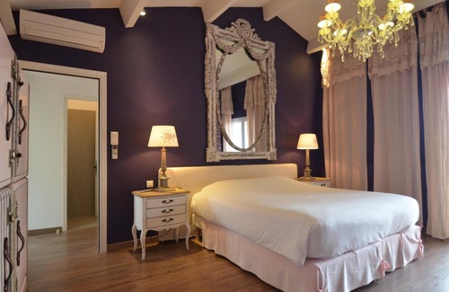 Bedoin Hotel | Discover Hôtel Des Pins: Family-Friendly with Pool & Dining