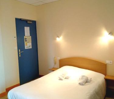 Treboul Hotel | Relax at Hôtel des Sables Blancs with Ocean Views