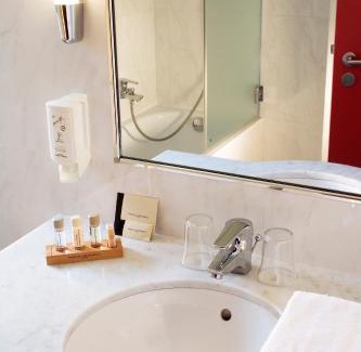 Krutenau Hotel | Discover Comfort at Hôtel Diana Dauphine - 4-Star Retreat