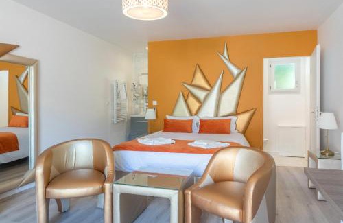 Ternand House | Relax at Hôtel Domaine des Pierres Dorées with Pool & Pets
