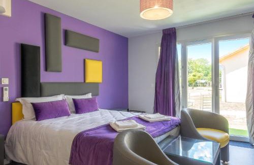 Ternand House | Relax at Hôtel Domaine des Pierres Dorées with Pool & Pets