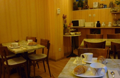 Lourdes Hotel | Cozy Hôtel du Centre: Spa, Breakfast & Family-Friendly Stay
