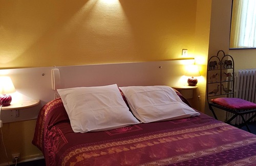 Lourdes Hotel | Cozy Hôtel du Centre: Spa, Breakfast & Family-Friendly Stay