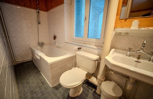 Valloire Hotel | Discover Hôtel du Centre: Family-Friendly & Accessible Stay
