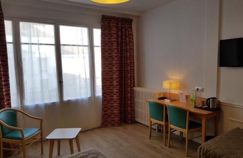 Notre-Dame Hotel | Pet-Friendly Comfort at Hôtel du Cheval Rouge