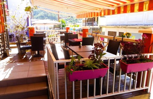 Cilaos Hotel | Welcoming Hôtel Du Cirque: Family-Friendly with Great Amenities