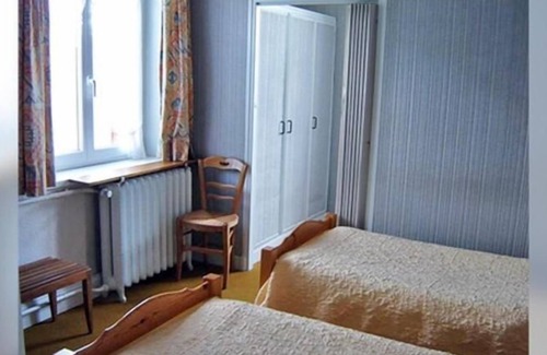 Aubreville Hotel | Budget-Friendly Hôtel du Commerce with Family Amenities